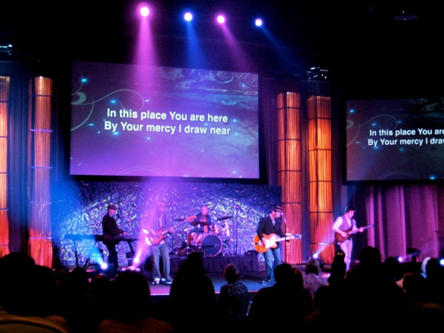 An Honest Look at The Modern Christian Worship Music Phenomenon - Bible ...